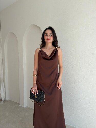 WALERY Omuz Tokalı Midi Elbise 9052 - Acı Kahve - Mooi Butik